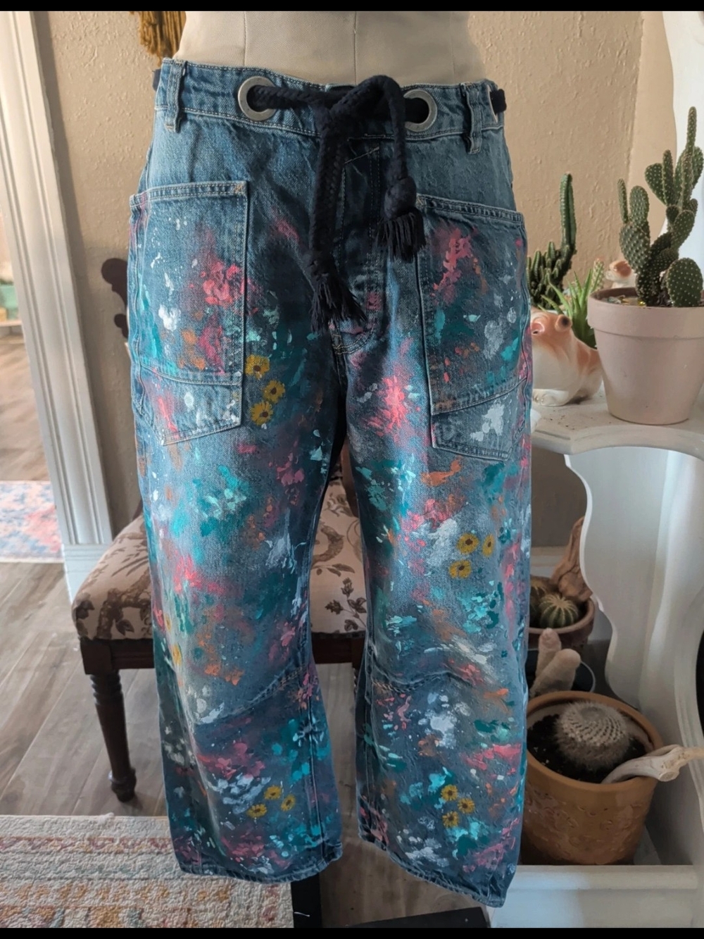 We The Free Multi-Color Floral Paint-Splatter Barrel Jeans. NEW. Size 28